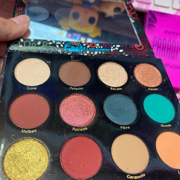 Makeup bundle💋 - Picture 4 of 6